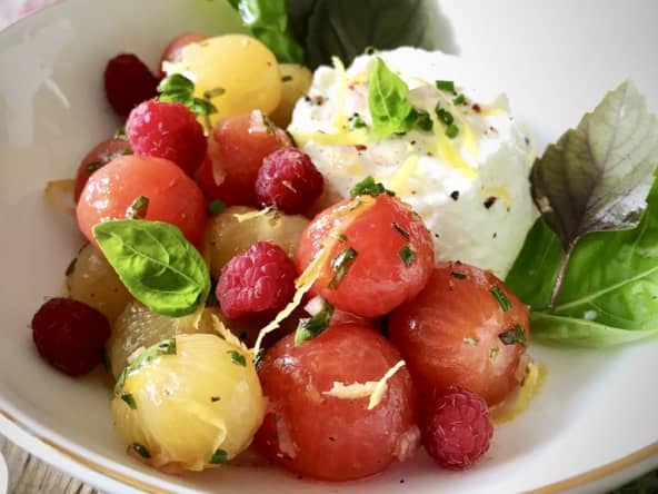 Salade de tomates-framboises à la faisselle