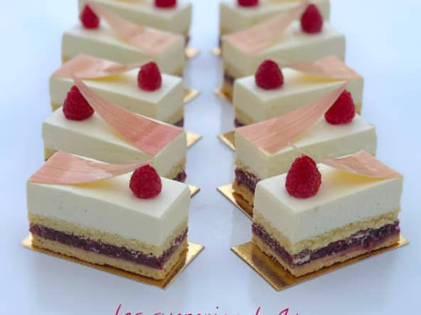 Gâteaux individuels à la figue, framboise et fleur d'oranger