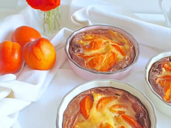 Clafoutis aux abricots, amande et fleur d'oranger (vegan)