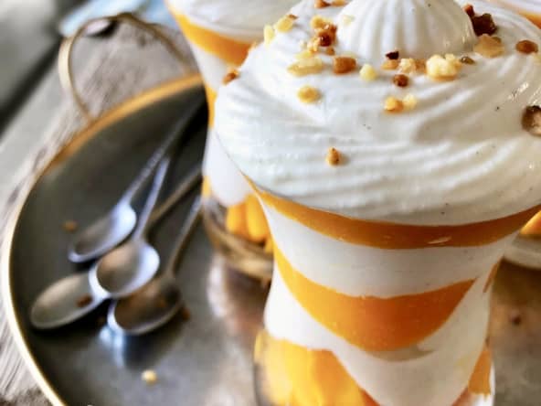 Crème de yaourt grecque à la mangue