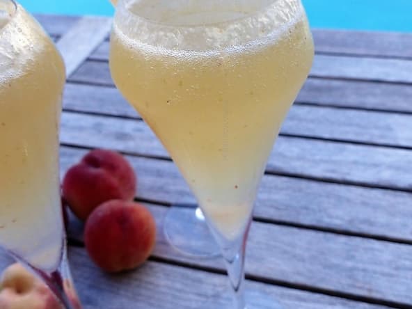 Le Bellini : un cocktail à la pêche et au champagne