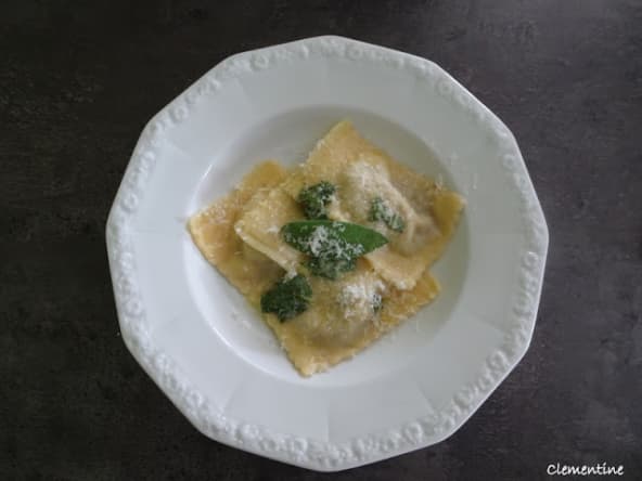 Ravioli faits maison au beurre de sauge