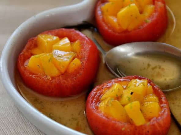 Tomate farcie aux pêches, sirop vanille et citron vert