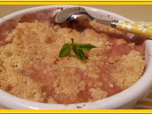 Crumble aux pêches de vigne