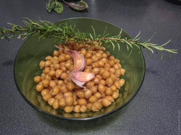 Pois chiches sautés au romarin