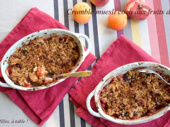 Crumble muesli et noix de coco aux fruits d’été