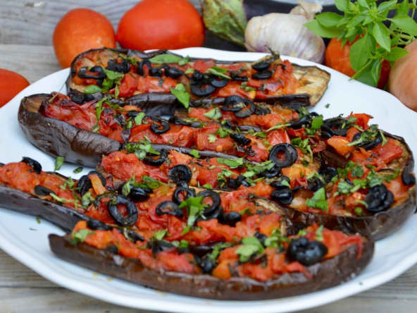 Aubergines gratinées aux olives et basilic