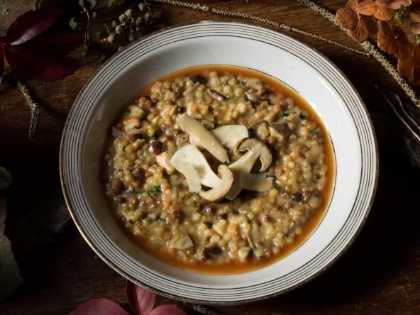 Risotto aux cèpes, fregola sarda et oignons doux des Cévennes