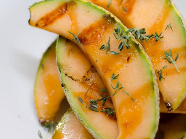 Melon grillé au miel et au rhum