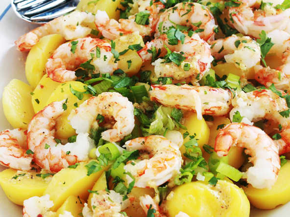 Recette de salade de pommes de terre et crevettes (scampis)