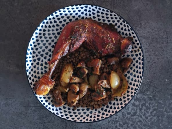 Cuisses de poulet confites au curry et champignons