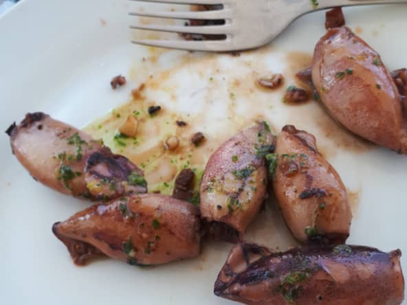 Tapas d'encornets farcis au chorizo et trompettes de la mort