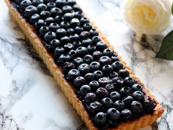 Tarte amandine aux myrtilles fraîches et confiture de myrtilles