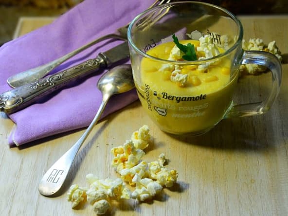 Velouté de maïs au popcorn