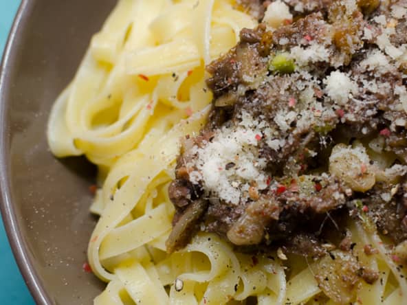 Pâtes à l'ail, aux anchois et au parmesan