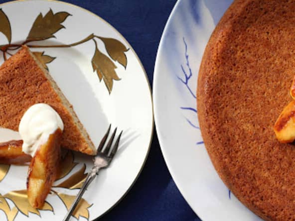 Gâteau noisettes au beurre noisettes, coings à l'huile d'olive et au miel