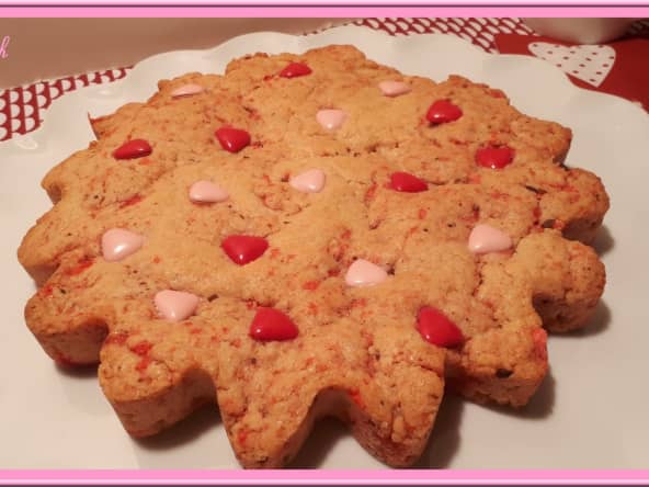 Sablé géant aux biscuits roses et pralines
