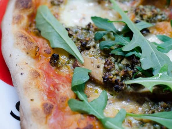 Pizza au tofu et au pesto de noisette