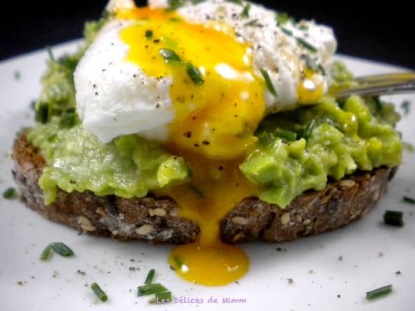 Avocado toast à l’œuf poché simple et rapide