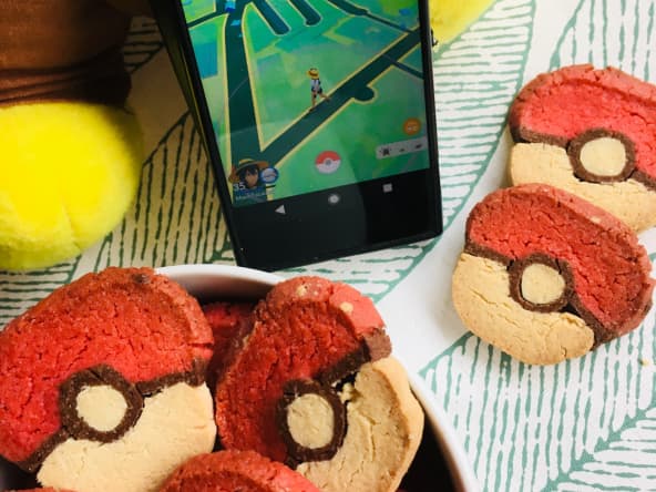 Biscuits sablés « Pokéball »