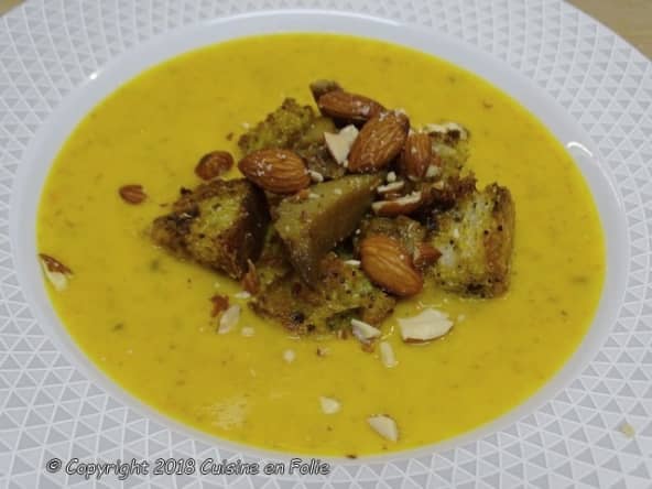 Velouté de potimarron aux champignons sanguins, croûtons au curcuma