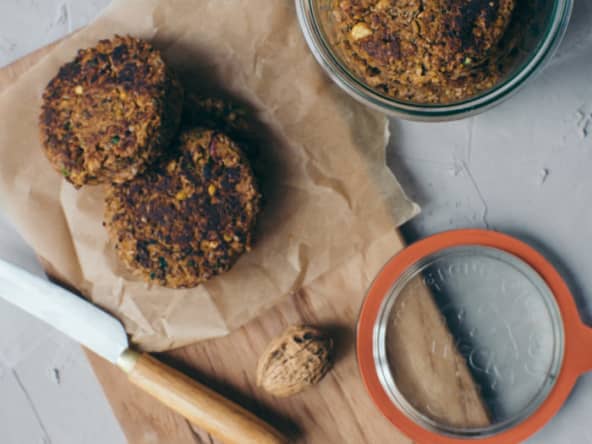 Galettes de pois chiches vegan aux champignons et aux épinards