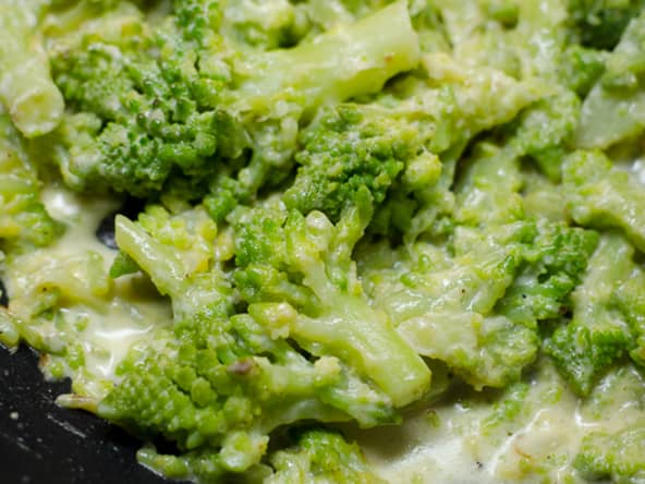 Poêlée de chou romanesco à la crème liquide