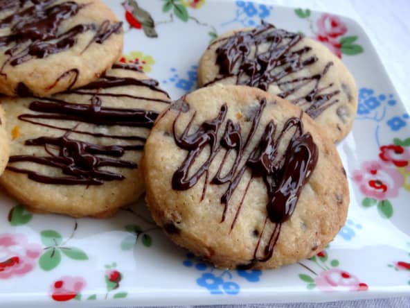 Biscuits aux écorces d'orange et chocolat