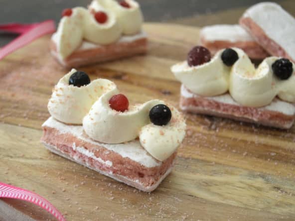 Mes biscuits roses façon éclair à la vanille