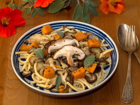 Spätzle aux champignons shiitake patate douce et sauge, une recette veggie