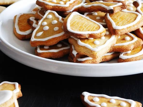 Biscuits de noël aux épices et aux agrumes