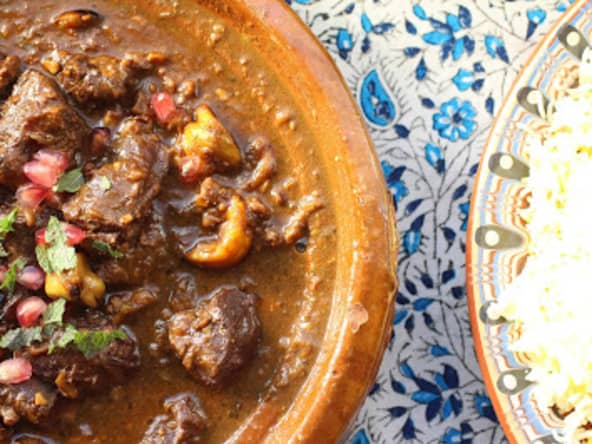 Joues de porc aux châtaignes, grenades et noix : recette d'Azerbaïdjan