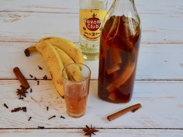 Rhum arrangé bananes et épices