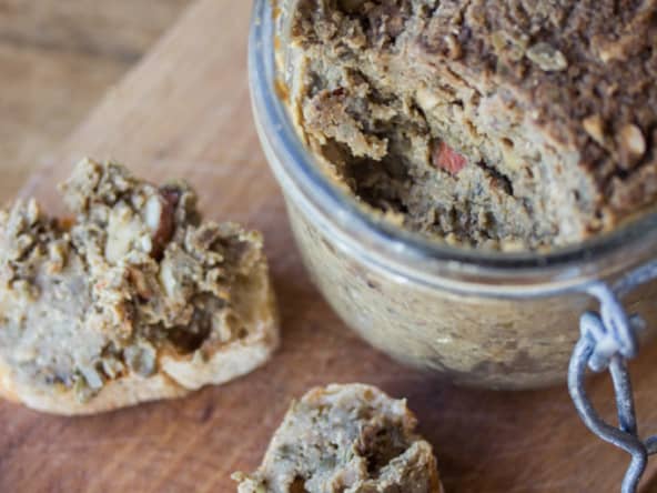 Pâté de campagne vegan aux noisettes