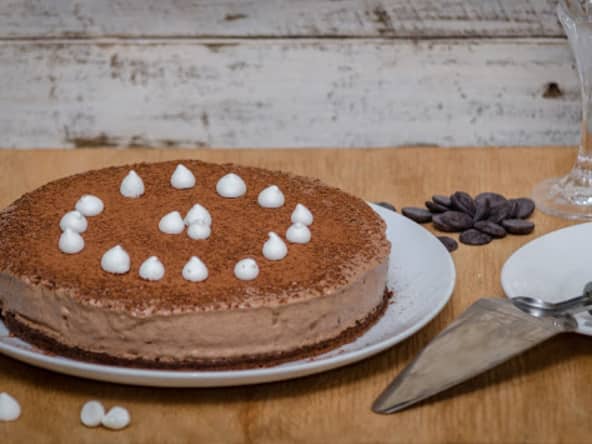 Duo de chocolat: entremets au chocolat sur base de gâteau au chocolat