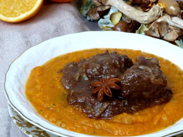 Boeuf de Noël mijoté à l'orange et au pain d'épices