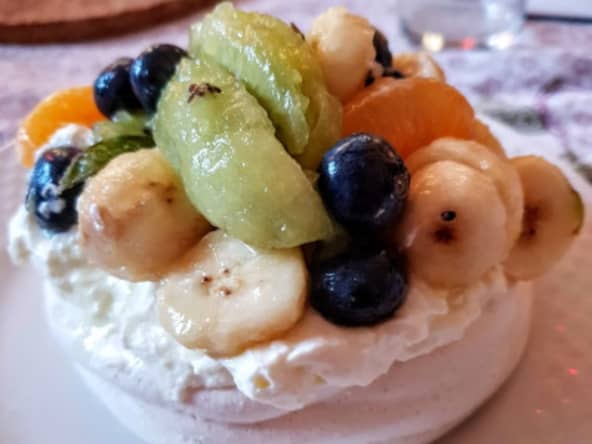 Pavlova individuelle aux fruits