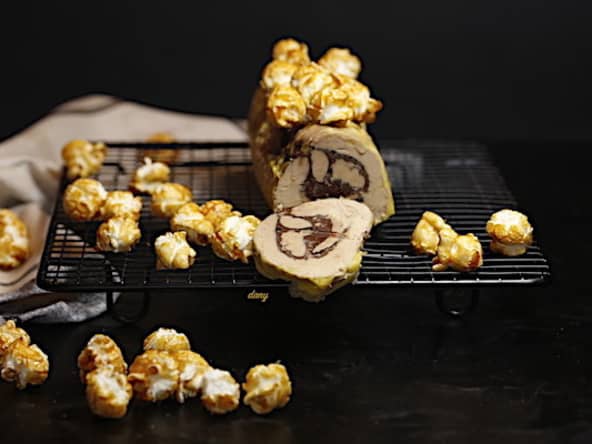 Foie gras au torchon au chocolat et popcorn