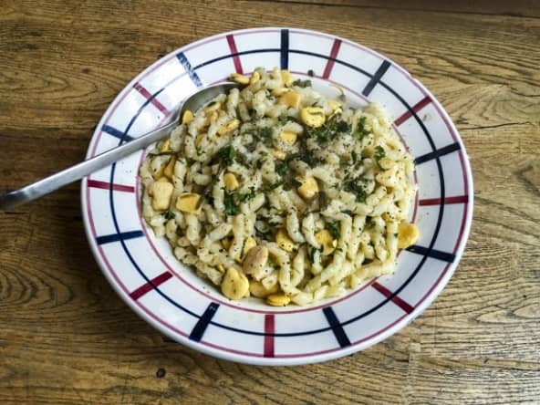 Busiate siciliennes aux lupins et aux salicornes