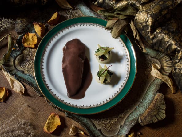 Salmis de sarcelle aux blettes, jus aux olives taggiasche, navets noirs de Pardailhan