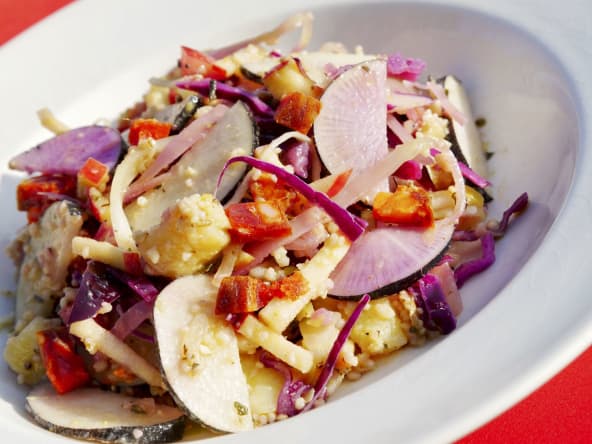 Cuisine alcaline : marinade de radis noir et légumes au chorizo