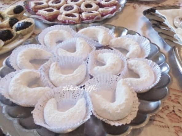 CORNES DE GAZELLE  AU NOIX