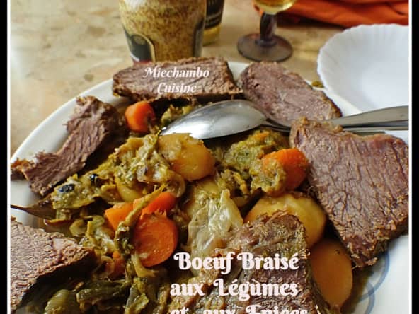 Bœuf braisé aux légumes et aux épices en cocotte