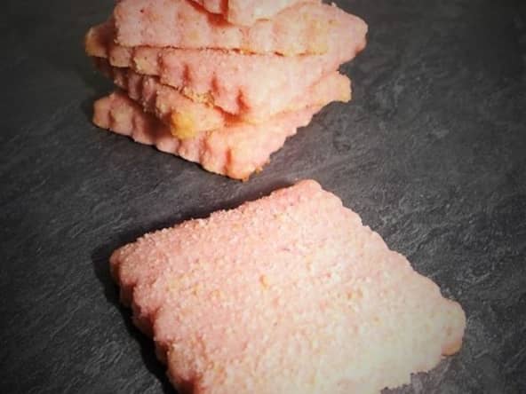 Sablés aux biscuits roses