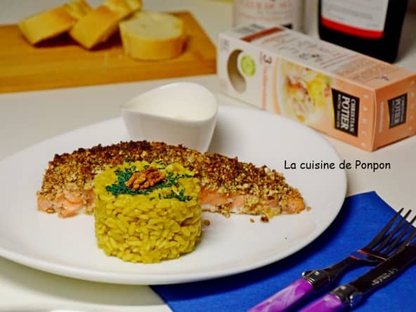 Saumon en croûte de fruits secs nappé de sauce hollandaise Potier