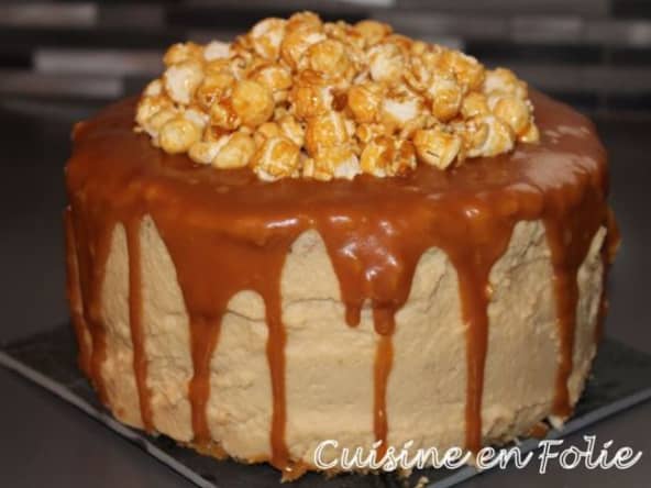 Layer cake aux pommes et caramel au beurre salé