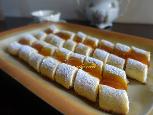 CROQUETS OU BISCUITS A LA CONFITURE