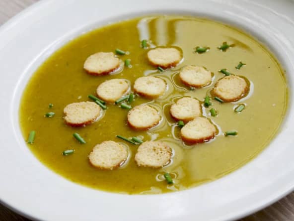 Potage alcalin express et recyclage de fanes de radis