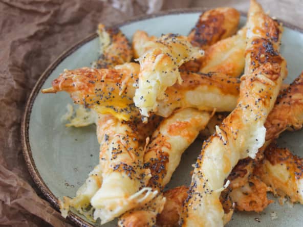 Torsades apéritives feuilletées au fromage