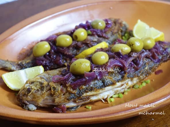 HOUT MAKLI MCHARMEL-POISSON FRIT ET CHARMOULA D'OIGNON CONFIT